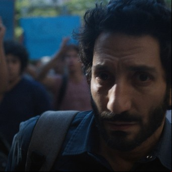 En Netflix: Cómo es El suplente, con Juan Minujín, la película más vista de la plataforma