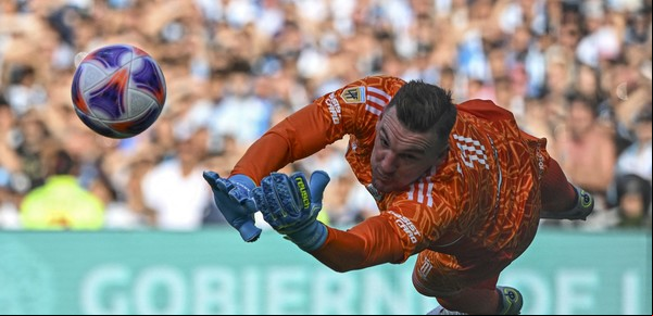 Franco Armani no se toma descanso y compite con él mismo para superar un récord de imbatibilidad en River