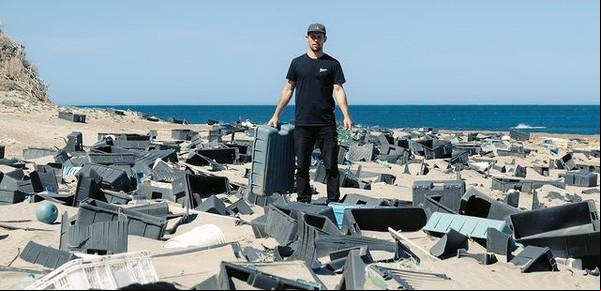 La nueva cruzada de Yago Lange: reclama permisos para poder limpiar 20 mil kilos de plástico en Península Valdés