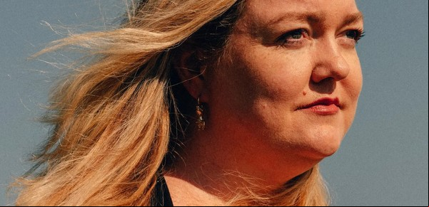 Quién es Colleen Hoover, la best seller norteamericana que vende más libros que la Biblia