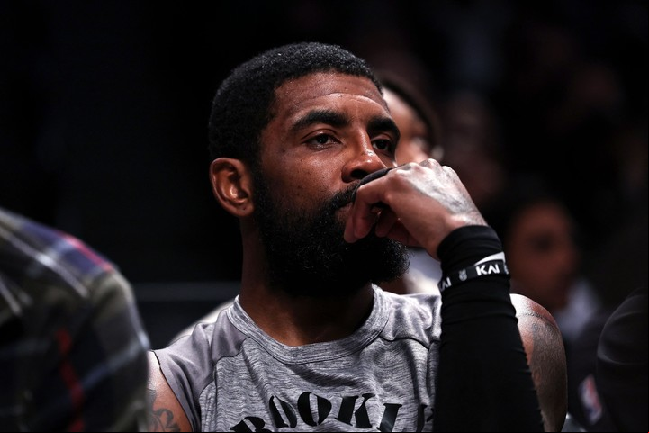 Kyrie Irving, en el centro de la escena por antisemitismo.
Foto AFP