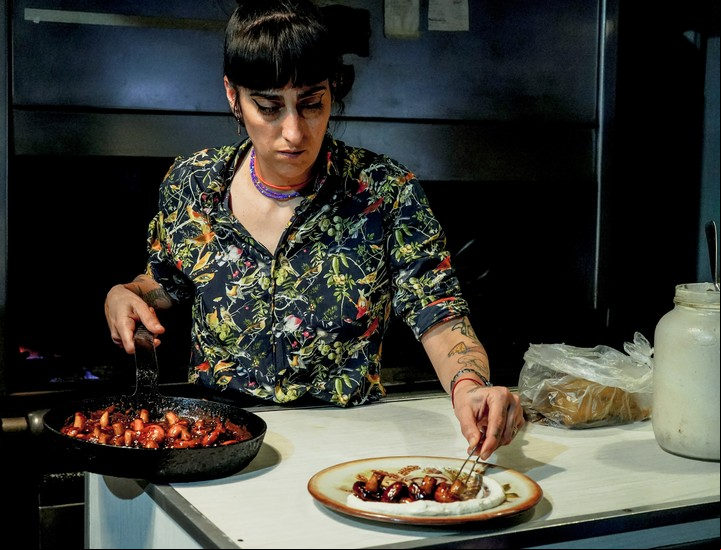 Manuela Donnet, en su restorán de Chacarita. / Foto: Mario Quinteros.