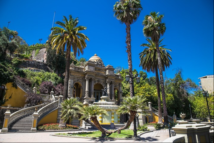 Terraza Neptuno en cerro Santa Lucía. Foto Shutterstock.