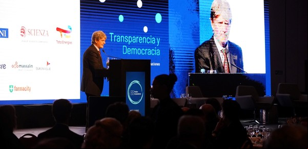 Poder Ciudadano homenajeó a la Conadep y a los jueces y fiscales del Juicio a las Juntas