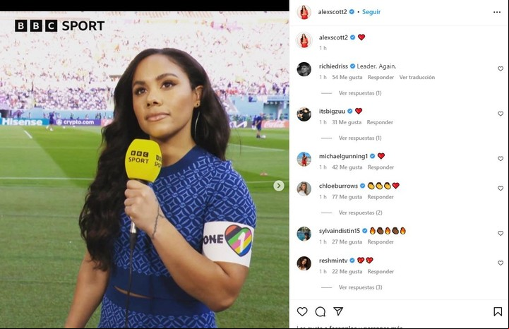 El posteo de la periodista inglesa Alex Scott en sus redes sociales luego de transmitir un partido en Qatar con un brazalete de "One Love".