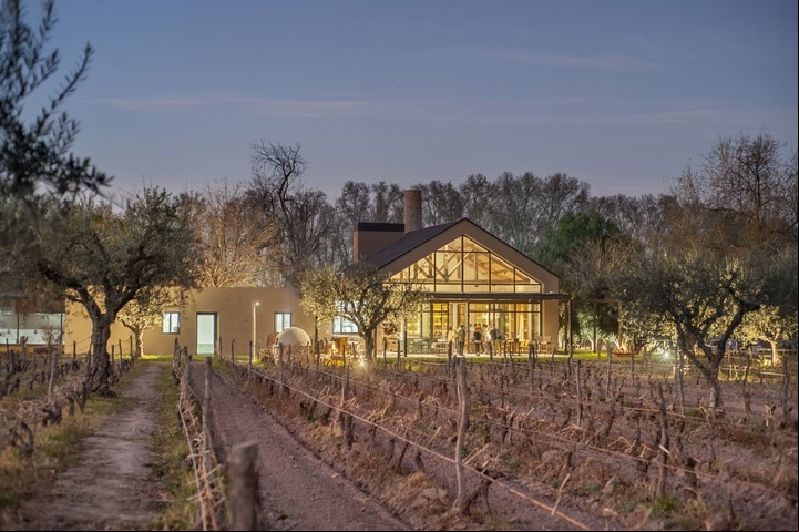 Rodeado de viñedos: el restaurante Zonda, lo nuevo de Bodega Lagarde.