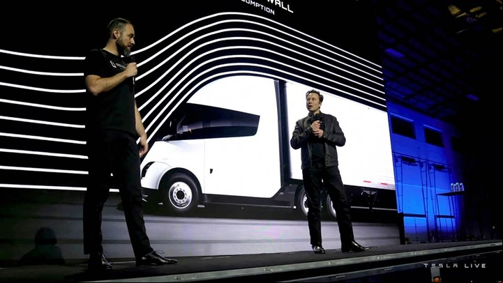 Elon Musk en la presentación del Tesla Semi.