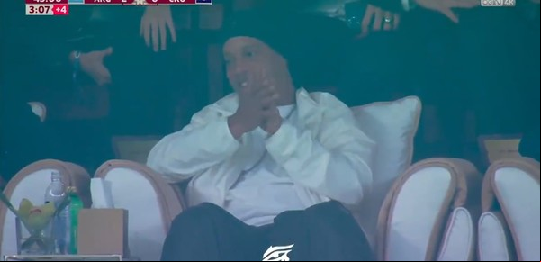 Ronaldinho y su reacción de crack al ver el gol de Julián Álvarez ante Croacia