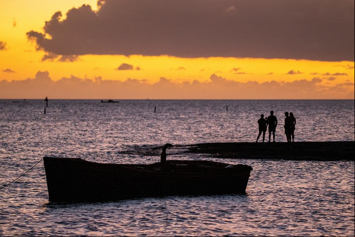 Una balsa vacía varada en la playa del Sombrero en Cayo Maratón, Florida, Estados Unidos EFE/EPA/CRISTOBAL HERRERA-ULASHKEVICH