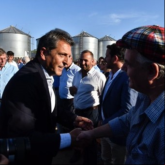 Sergio Massa sale a la caza de votos en la provincia más anti K y se conforma con quedar cuarto