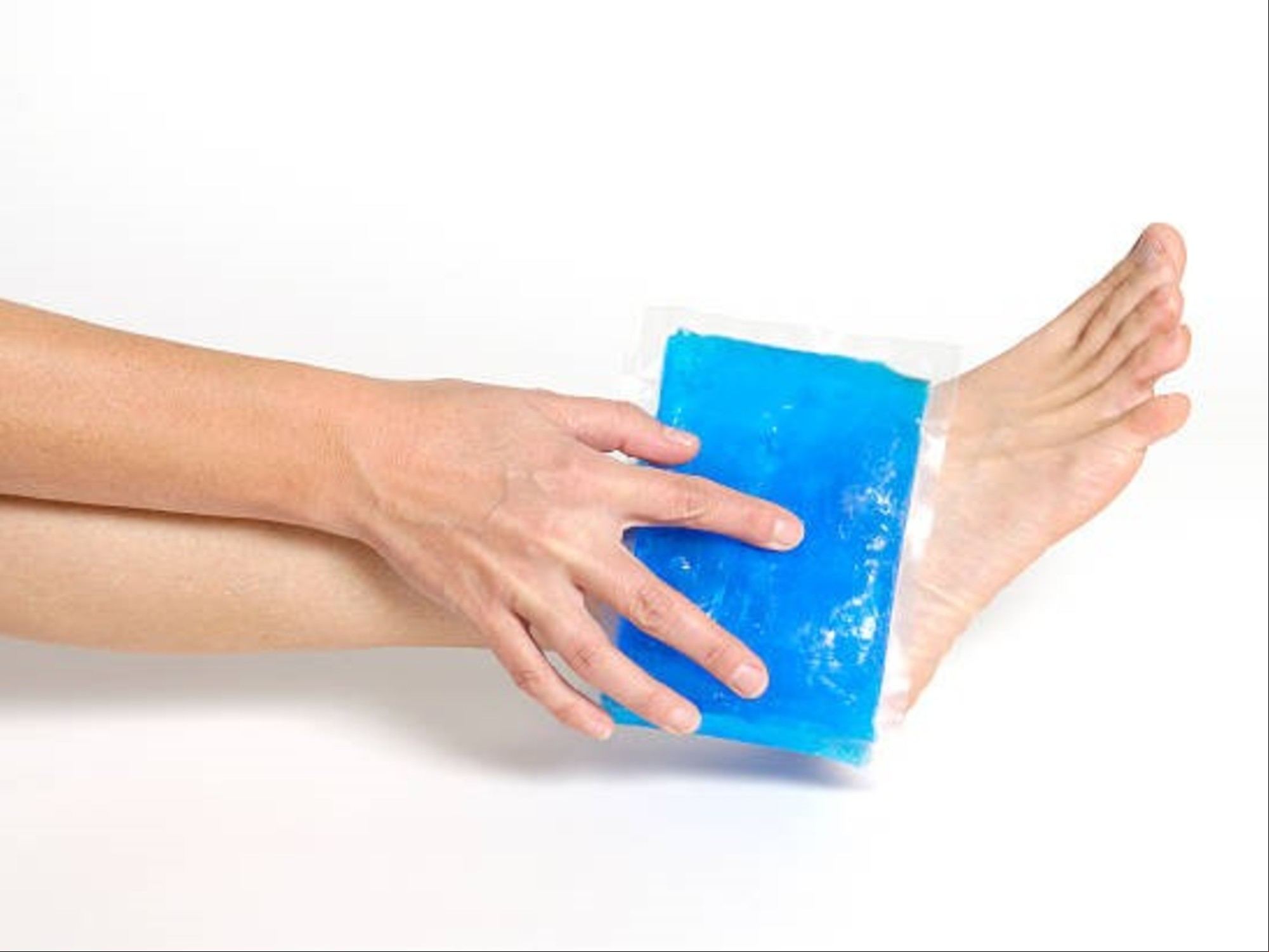 ¿Es mejor el hielo o el calor para el dolor de talón?