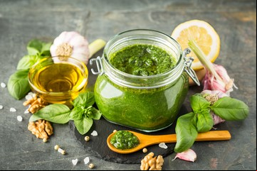 Receta de Pesto de albahaca con nueces
