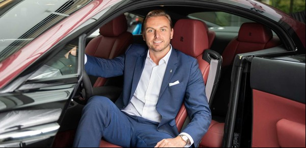 Quién es el argentino que vendió más de 2.000 Rolls-Royce en un año y empujó el récord de la marca