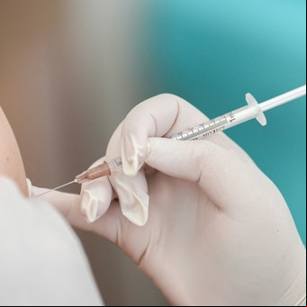 Estados Unidos autorizó la vacuna contra el virus de la bronquiolitis que se probó en la Argentina
