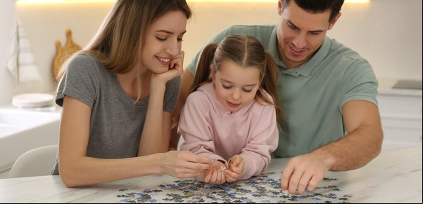 Cómo es la "escuela para padres" online gratuita en la que ya se anotaron casi mil familias y 5 lecciones para poner en práctica