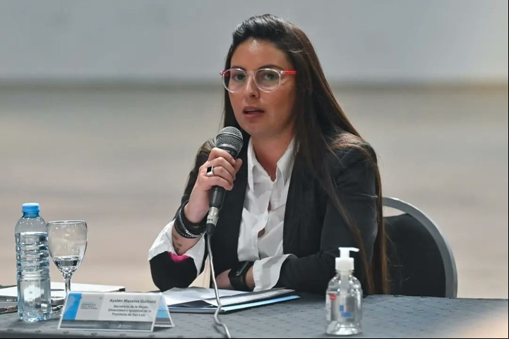 La ministra de las Mujeres, Géneros y Diversidad, Ayelén Mazzina. Foto: Twitter @AyelenMazzina