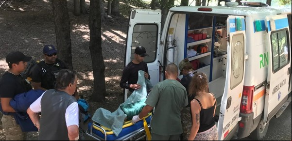 El médico kirchnerista Emilio Rachid abandonó Lago Escondido, oculto en una ambulancia y dejó a los militantes en la propiedad de Lewis