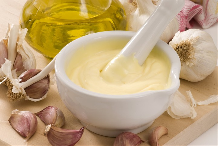 ¿Cómo renunciar al Alioli, una emulsión de ajo y aceite de oliva?. Foto: Shutterstock.