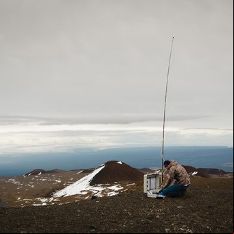 La lucha contra la lava y las tormentas de nieve para rescatar un proyecto relacionado con el cambio climático