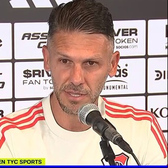 ¿El último celular o un buen dentista? El inesperado consejo de Martín Demichelis a los futbolistas en plena conferencia de prensa
