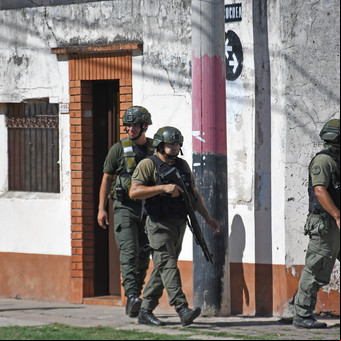 Clarín en Rosario: tiros, muerte y miedo en la ciudad que los narcos manejan desde la cárcel