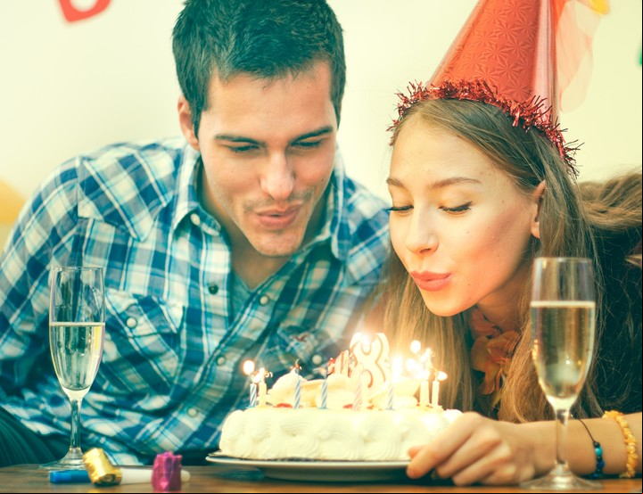 Aun naciendo en la misma fecha y lugar, la hora de nacimiento marca una diferencia crucial (Foto: ilustración Shutterstock)