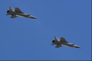 Rusia interceptó dos aviones de la OTAN en el mar Báltico: los acusa de intentar "violar la frontera"