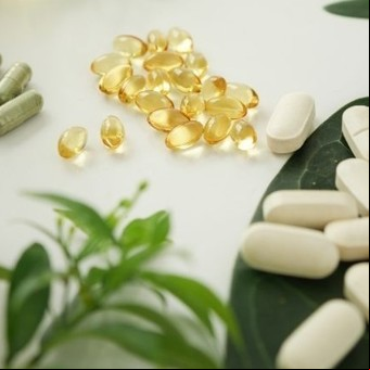 ¿Qué vitaminas se recomienda tomar diariamente?