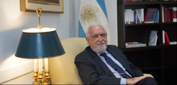 Ricardo Gil Lavedra llamó a defender el ejercicio de la abogacía