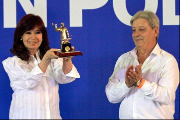 Gremios K no le creen a Sergio Massa y van por la pauta de Axel Kicillof de una suba salarial de 40% por seis meses