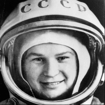 La astronauta a la que la obligaron procrear en un cruel experimento de Estado