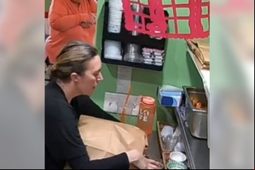 Estaba en su trabajo, desapareció su teléfono y revisó las cámaras: "Todos tenemos errores"