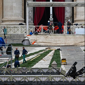 El papa Francisco regresa mañana al Vaticano y presidirá las celebraciones de Semana Santa