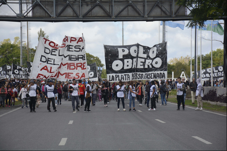 El piquete del Polo Obrero en la autopista Buenos AIres-La Plata.