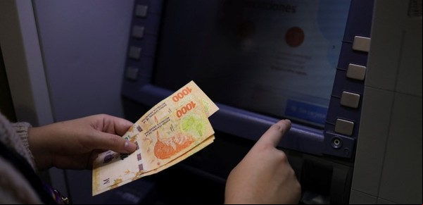 El Gobierno pone fin a la exclusividad del Banco Nación para istrar sueldos públicos y habilita a ocho entidades bancarias más