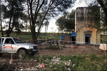 Lo buscaron durante diez días y hallaron su cuerpo quemado en un pozo y tapado con basura