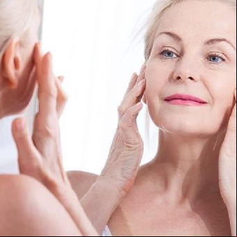 ¿Cuál es la mejor vitamina para la piel después de los 60 años?
