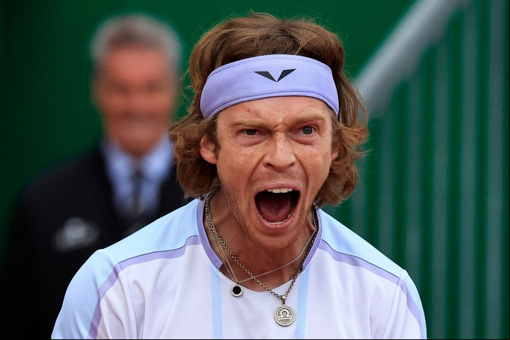 El ruso Andrey Rublev quiere ser campeón en Montecarlo. Foto: Valery HACHE / AFP.