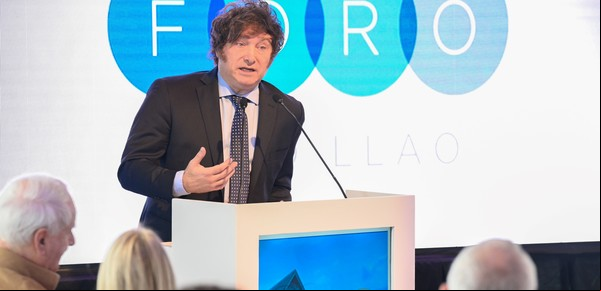 Los presidentes Milei, Lacalle Pou y Peña coinciden en el exclusivo Foro Llao Llao