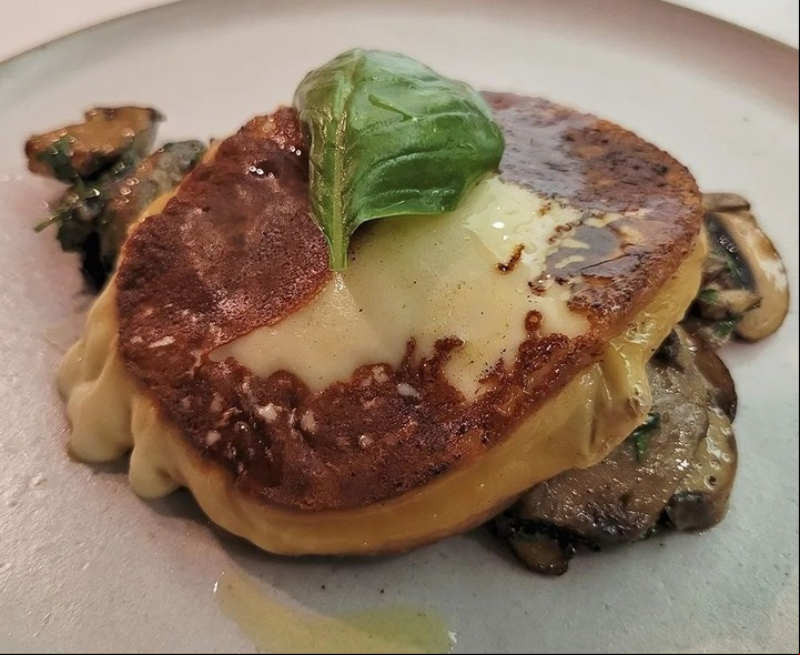 La provoleta de Renatto en Villa Pueyrredón.