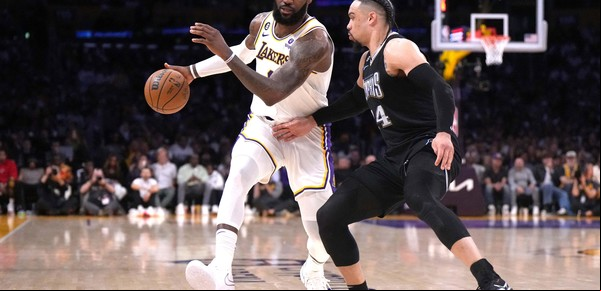 Nuevo capítulo de la pelea entre LeBron James y Dillon Brooks: golpe bajo y expulsión en los Playoffs de la NBA
