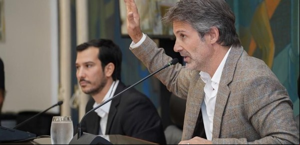 Javier Milei y sus medidas, EN VIVO: los libertarios lograron el salto al oficialismo de un actor del PRO y sus concejales macristas