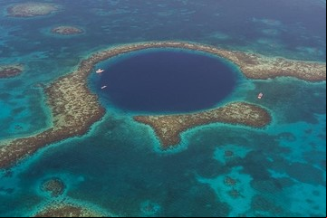 Las fascinantes primeras imágenes del interior del segundo agujero azul más profundo del mundo