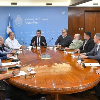 Se cayó la primera paritaria firmada con el tope impulsado por Sergio Massa: duró solo dos meses