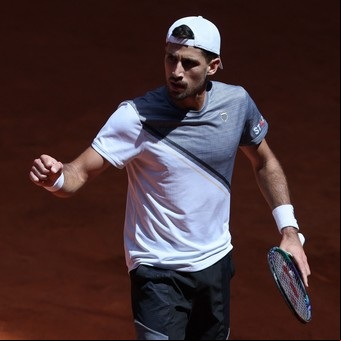 Masters 1000 de Madrid: tras el triunfazo de Cachín, Báez se despidió ante Tsitsipas
