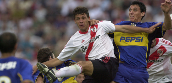 Martín Demichelis, su primer Superclásico como DT, su historia ante Boca y la noche que persiguió a Riquelme por toda la cancha