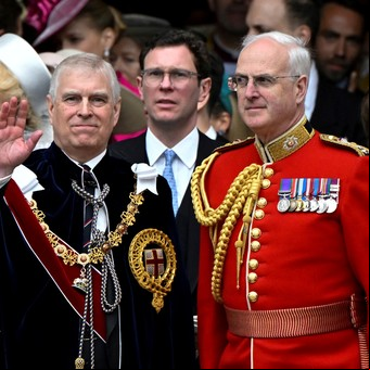 Los planes de Carlos III con su larga lista de palacios, castillos y casas: desalojo, mudanzas y que todos paguen alquiler