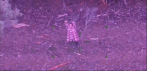 Se perdió 5 días en el bosque y sobrevivió con dulces y vino