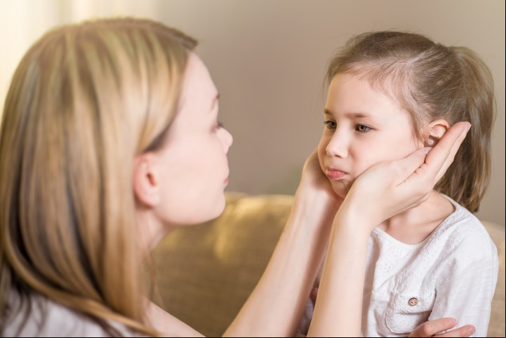 "Al enseñarles de una manera positiva, reforzamos nuestra influencia sobre ellos", dijo la especialista. (Foto: ilustración Shutterstock)