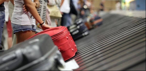 Volver del exterior: el impuesto de ARCA por traer compras en la valija y cuándo no se paga